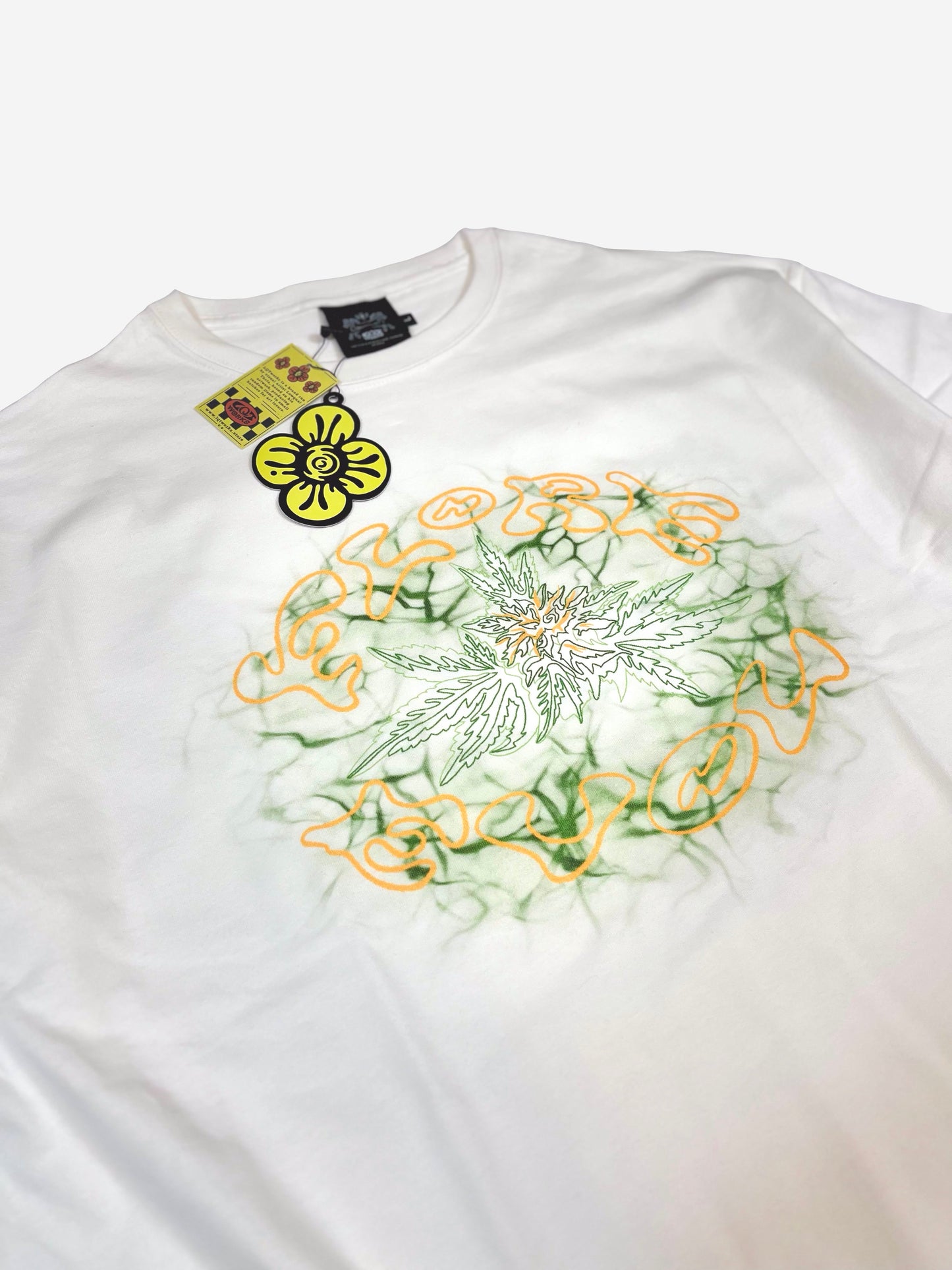 "Flower love" 5.6oz comfort T-shirts By THETA (White)