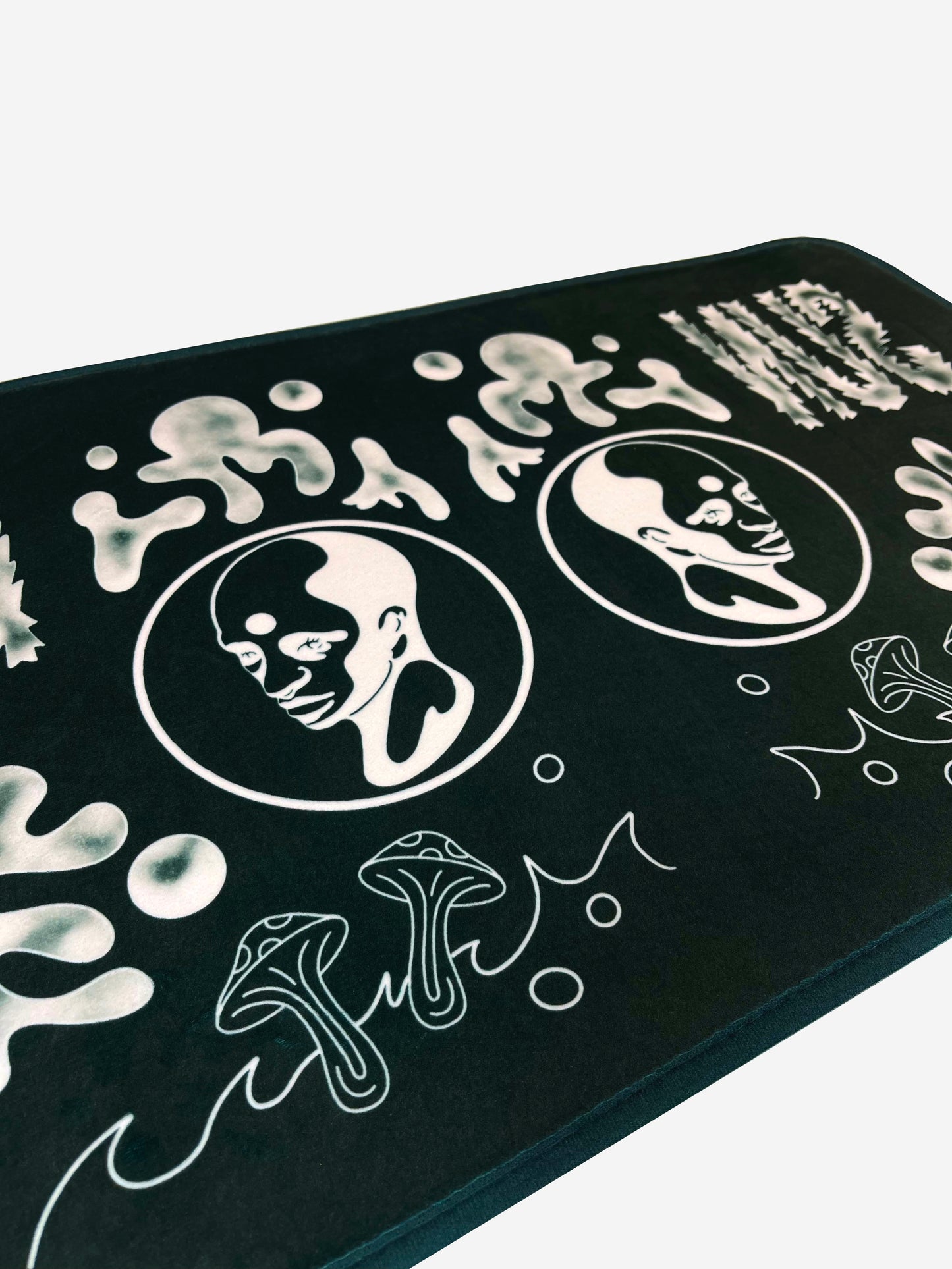 SUN,Yin and Yang Bath mat (Deep green)